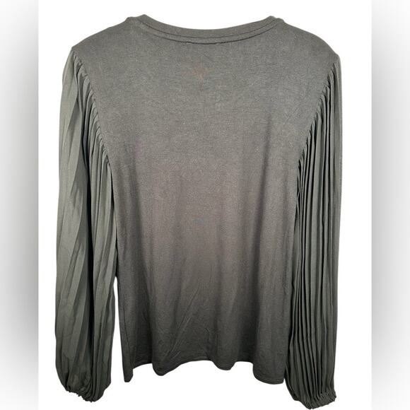 Tahari Pleated Sleeve Blouse Black Womens size small Classic Minimalist Classy - Picture 6 of 8
